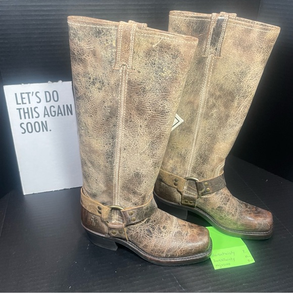 BRAND NEW FRYE CHOCOLATE DISTRESSED TALL HARNESS BOOT 5.5M PRICE FIRM - Picture 4 of 12
